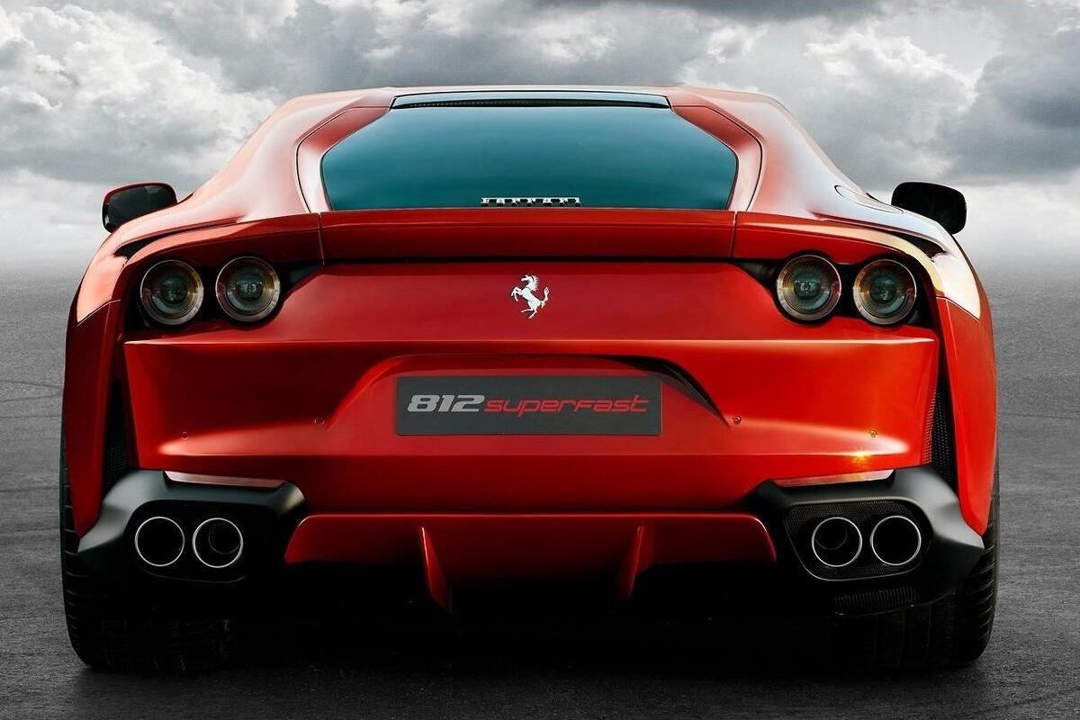 2024 Ferrari 812 Competizione Auto