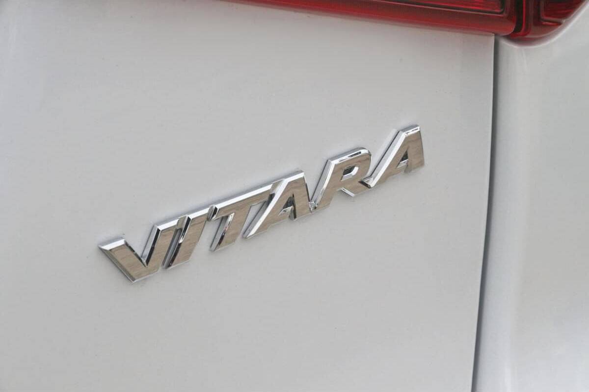 2023 Suzuki Vitara Manual 2WD