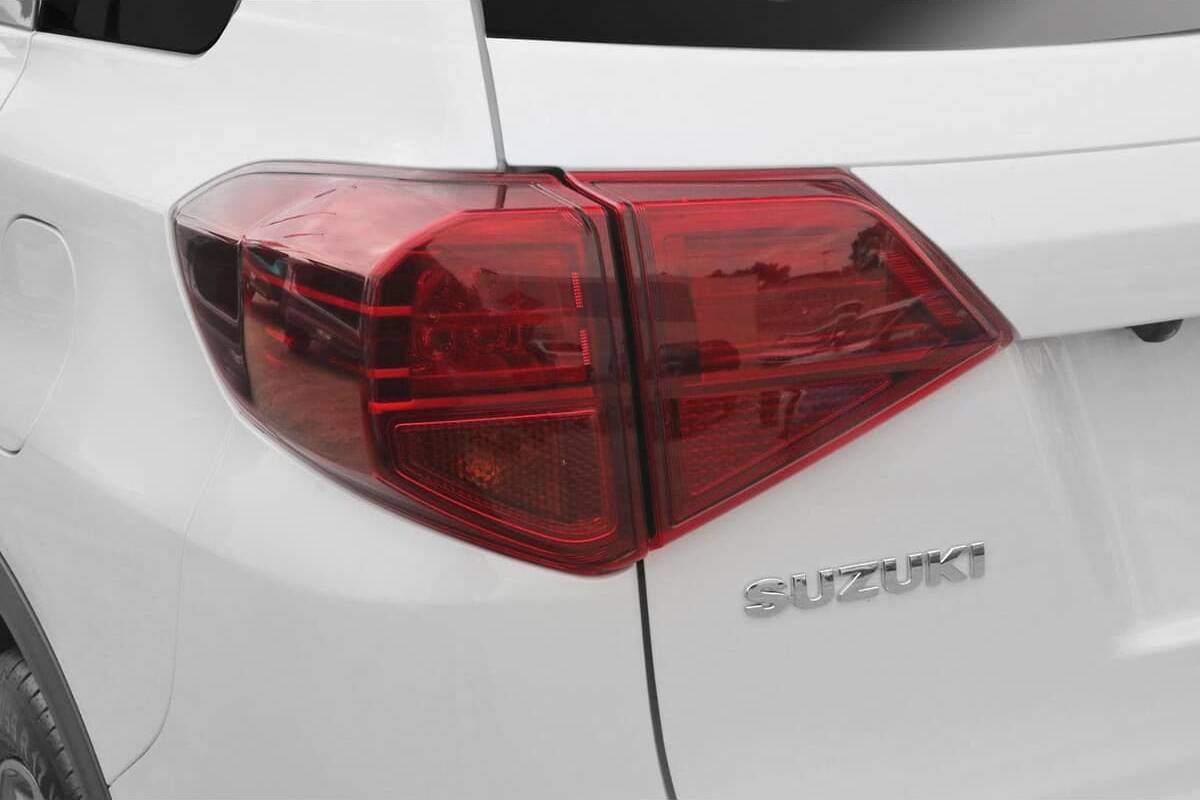 2023 Suzuki Vitara Manual 2WD