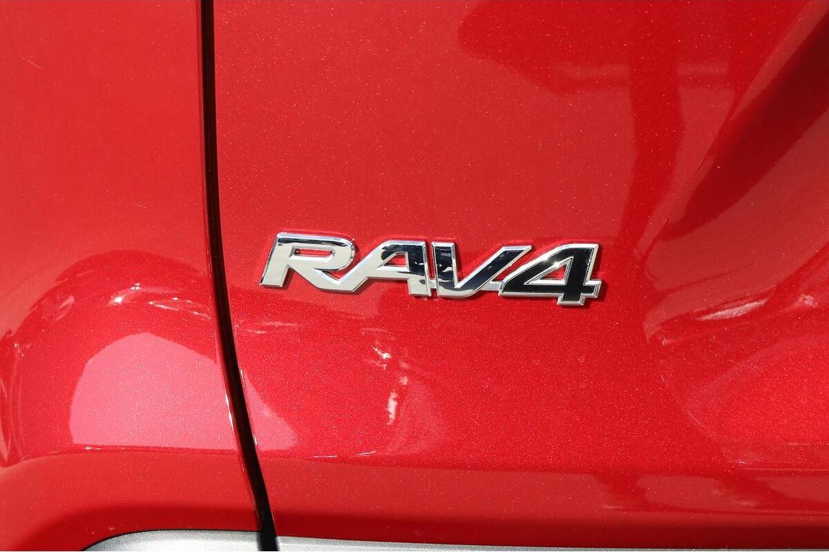 2024 Toyota RAV4 GX Auto eFour
