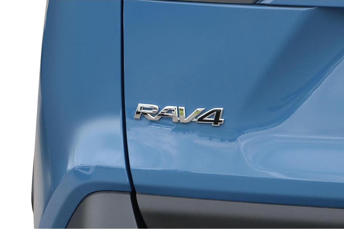 2024 Toyota RAV4 Cruiser Auto eFour