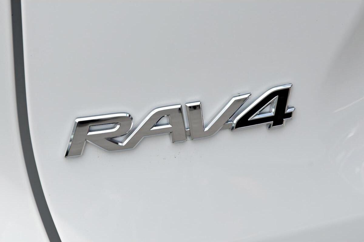 2023 Toyota RAV4 GX Auto eFour