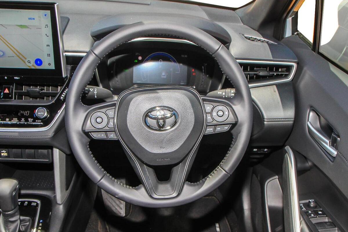 2024 Toyota Corolla Cross GXL Auto eFour