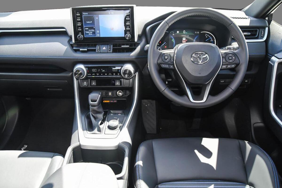 2024 Toyota RAV4 XSE Auto eFour