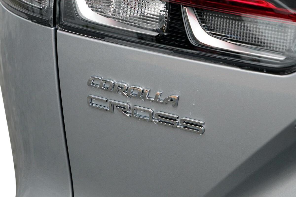2023 Toyota Corolla Cross Atmos Auto eFour