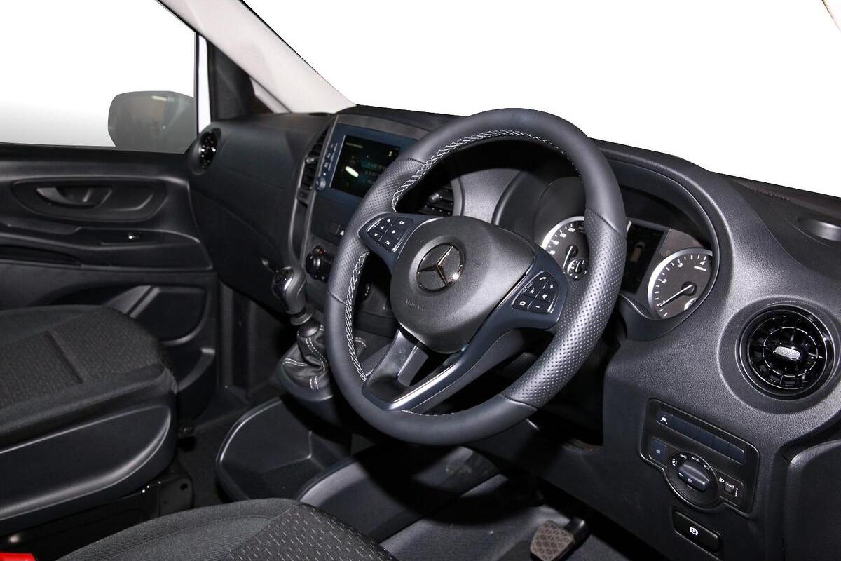 2023 Mercedes-Benz Vito 111CDI LWB Manual