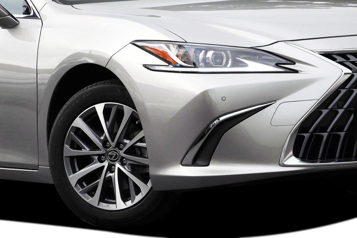 2024 Lexus ES ES300h Luxury Auto