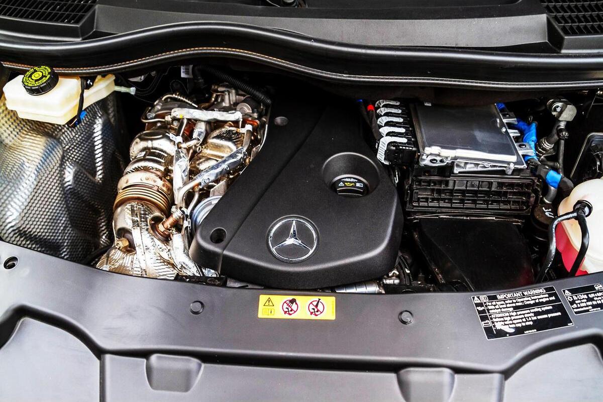 2024 Mercedes-Benz V-Class V300 d AMG Avantgarde Medium Wheelbase Auto