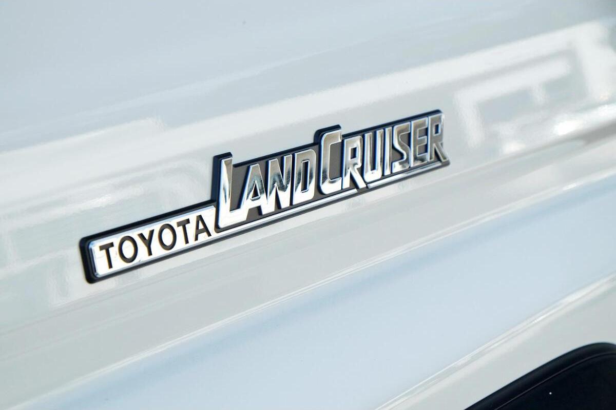 2024 Toyota Landcruiser GXL Manual 4x4