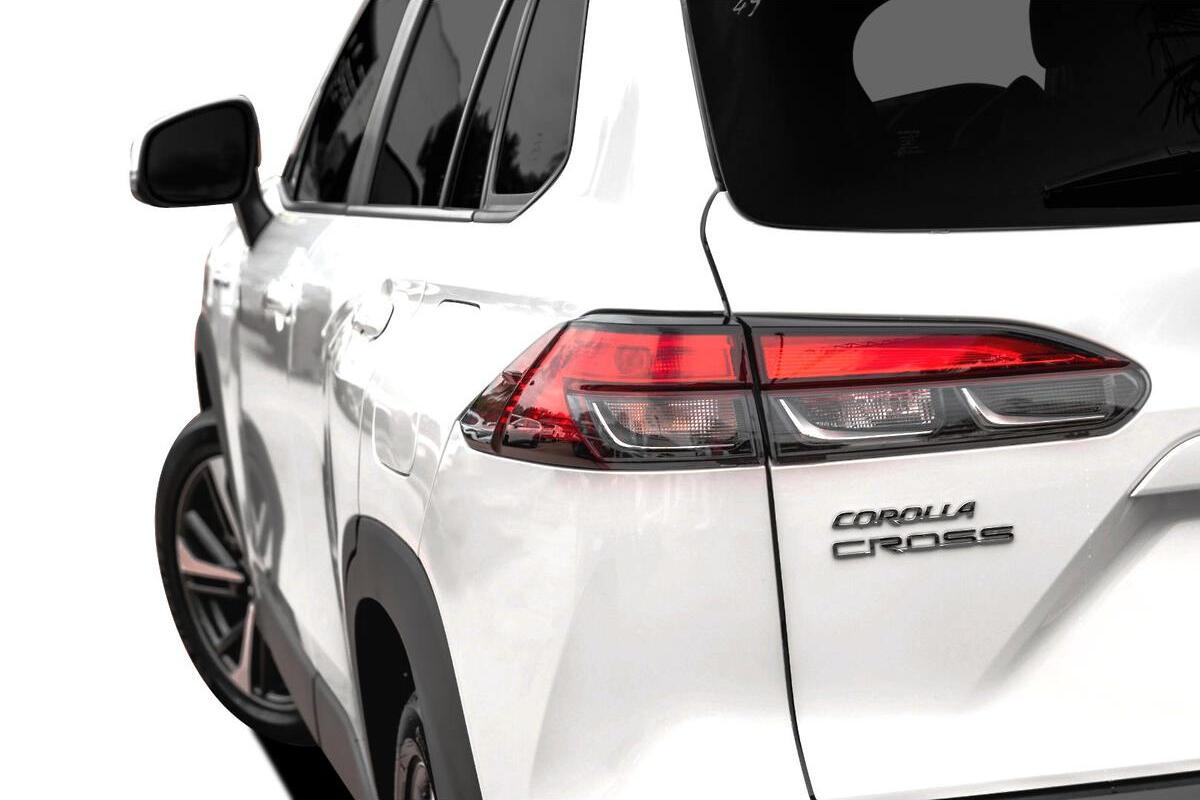 2024 Toyota Corolla Cross Atmos Auto eFour