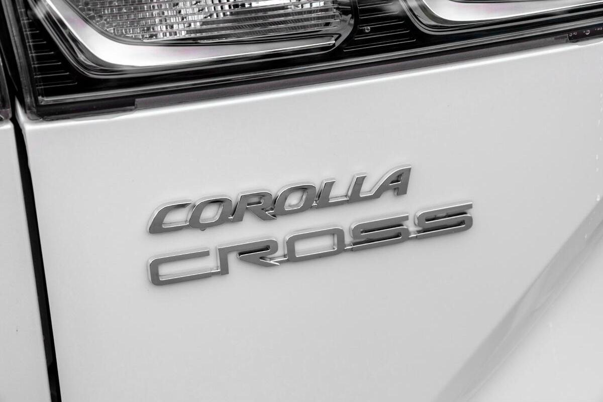 2024 Toyota Corolla Cross Atmos Auto eFour