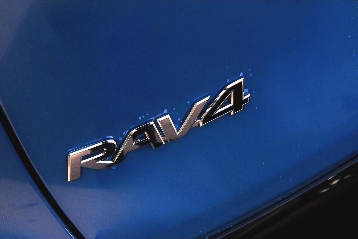 2024 Toyota RAV4 XSE Auto 2WD