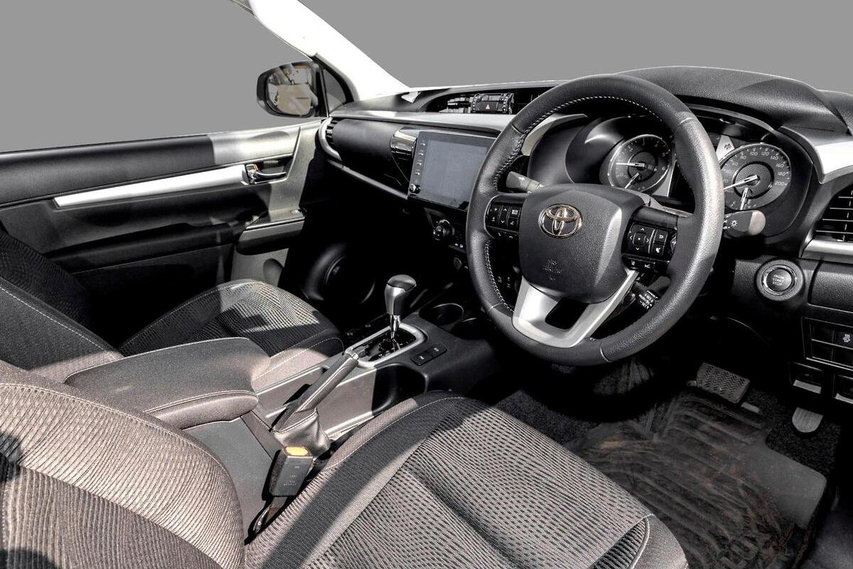 2024 Toyota Hilux SR5 Auto 4x4