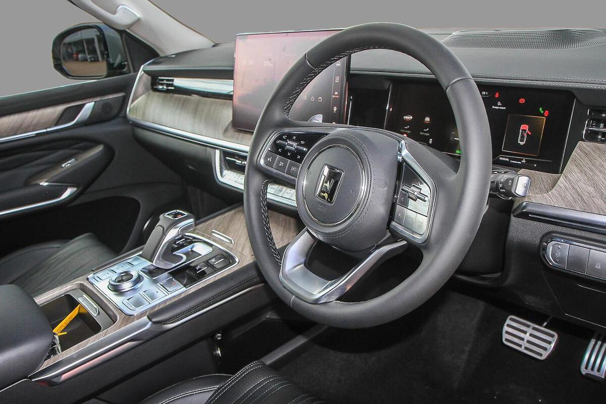 2025 GWM Tank 500 Lux Hybrid Auto 4WD