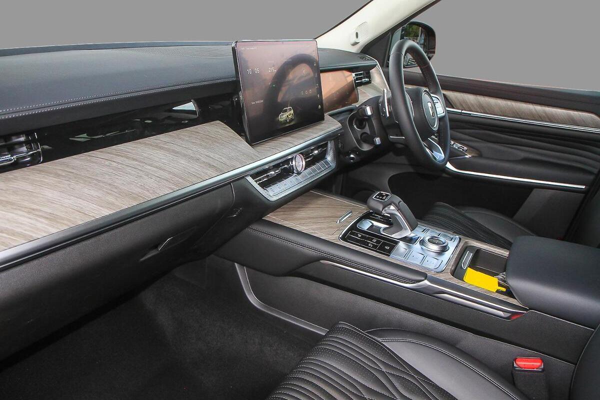 2025 GWM Tank 500 Lux Hybrid Auto 4WD
