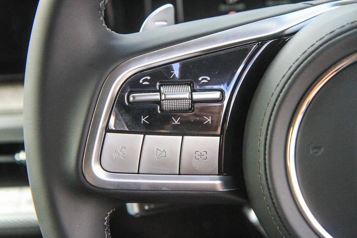 2025 GWM Tank 500 Lux Hybrid Auto 4WD
