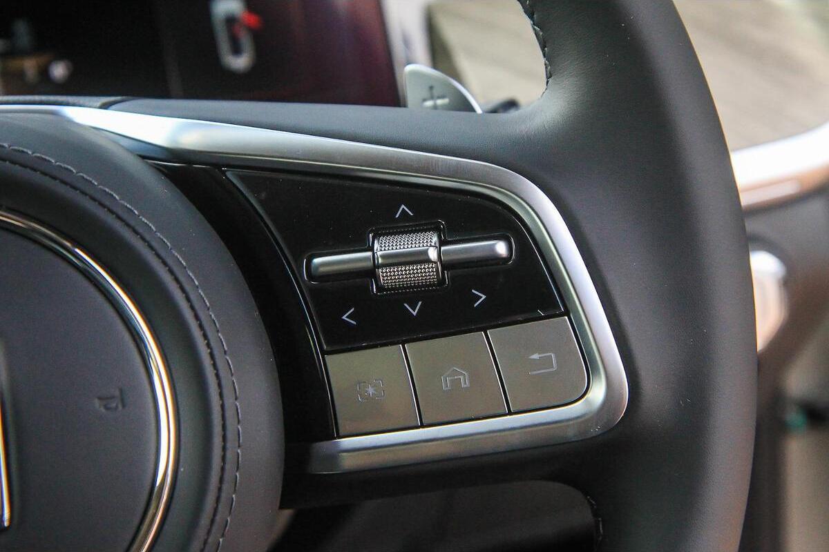 2025 GWM Tank 500 Lux Hybrid Auto 4WD