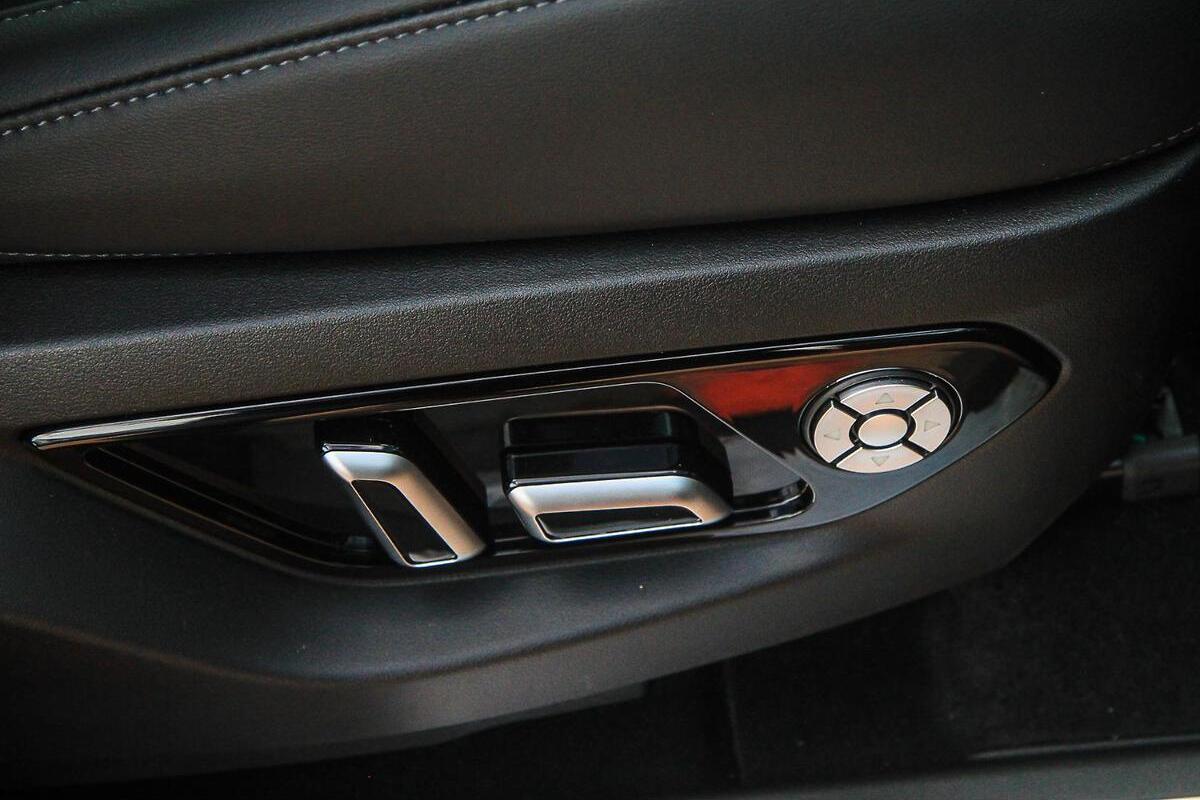 2025 GWM Tank 500 Lux Hybrid Auto 4WD
